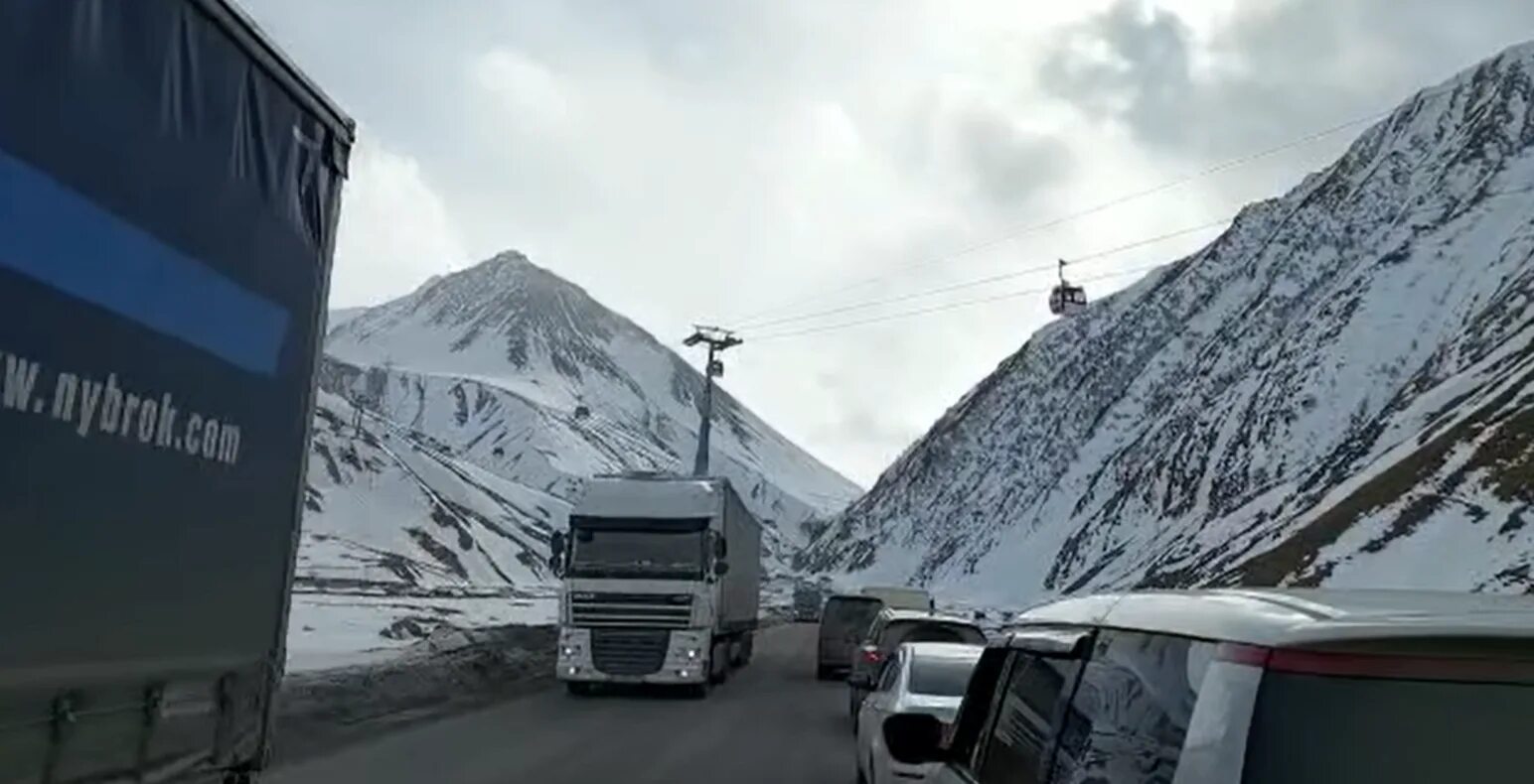 Снежный Ларс граница Грузии. Верхний Ларс горы. Погранпереход верхний Ларс. Грузия верхний Ларс.