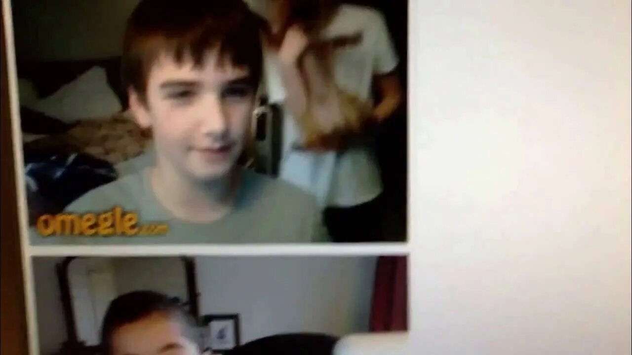 Omegle webcam boys. Мальчик омегле. Мальчики на веб-камеру. Веб мальчиков. Омегле брат.