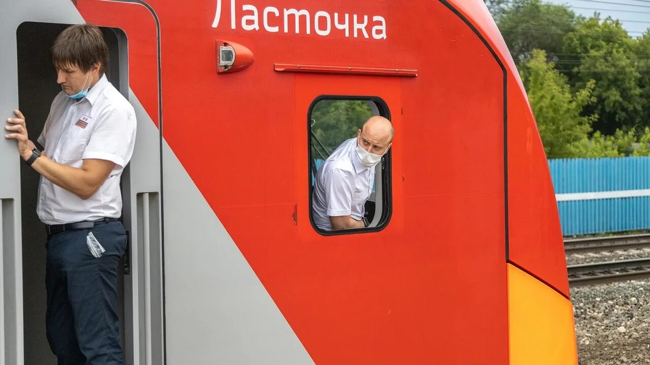 Самара поезд есть. Электропоезд ласточка самара. самарская ласточка электричка. ласточка эс2гп 718а. электропоезд ласточка самара тольятти.