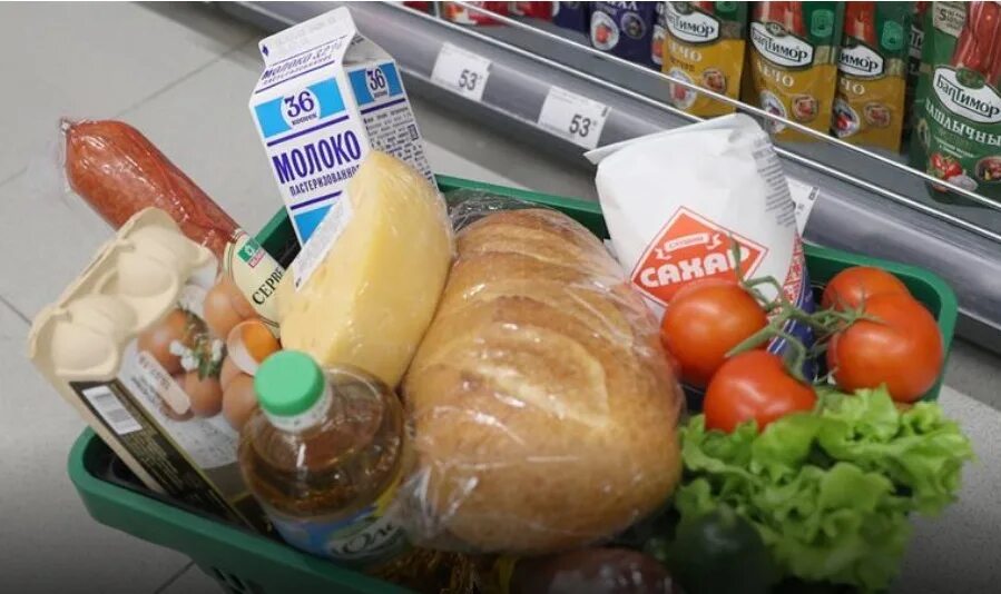 Продуктовая помощь. Продукты для нуждающихся. Нуждающиеся в еде россияне. Продуктовая помощь нуждающимся. Помогите продуктами питания