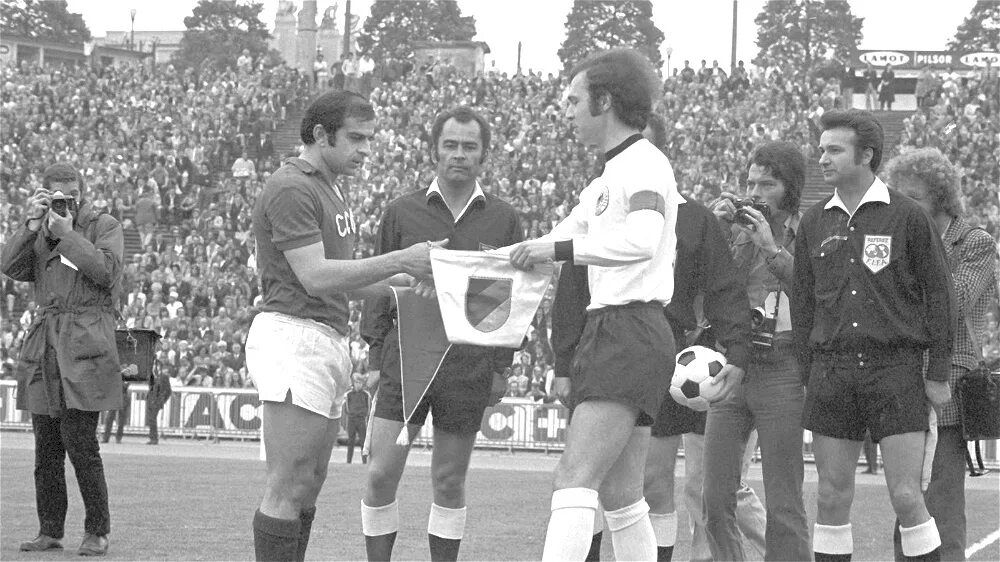 Польша финал 1972. Футбол европы 1972. Футбол европы 1972. Мюллер беккенбауэр кройф. Герд мюллер 1974.