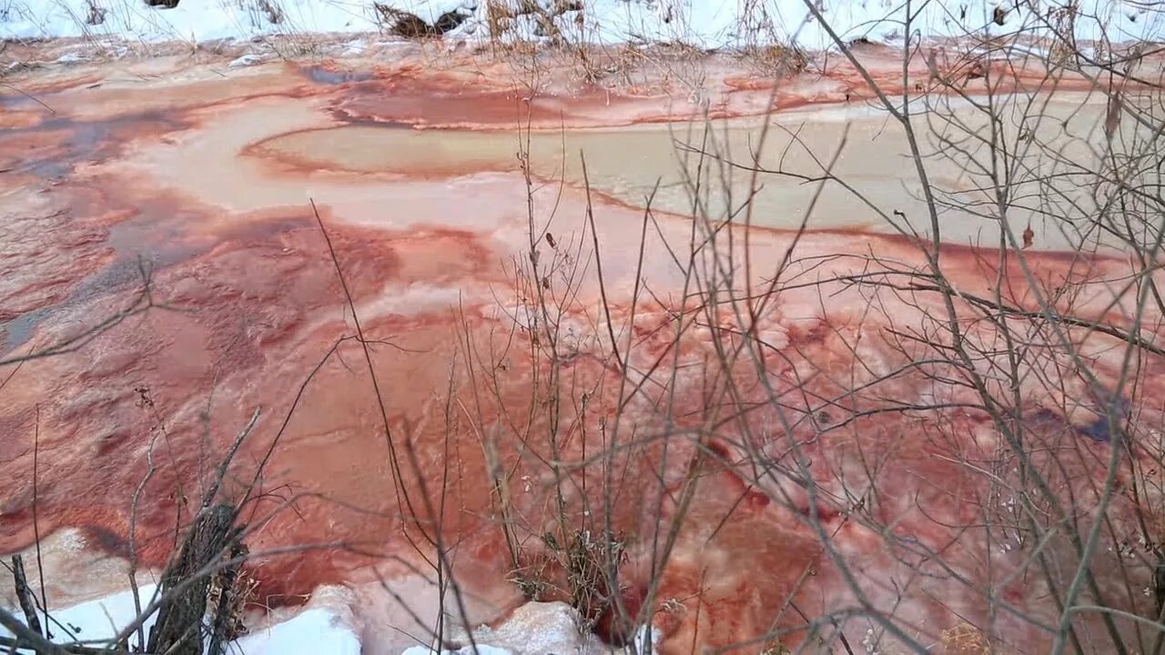 Песня вода окрасится болью