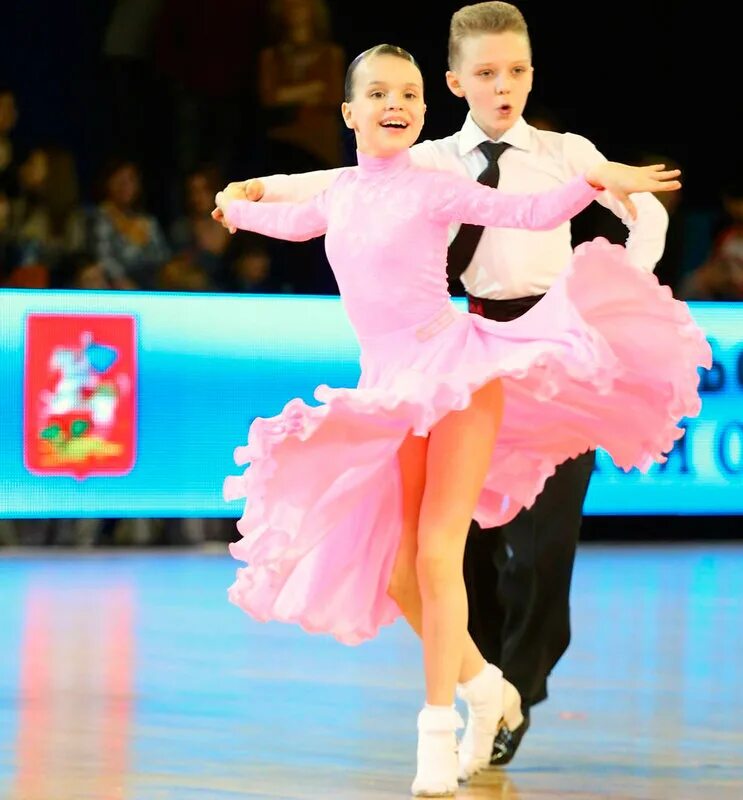 танцы для детей. бальные танцы кемерово. анастасия иштванович бальные танцы. стиль кемерово. бальные танцы кемерово.