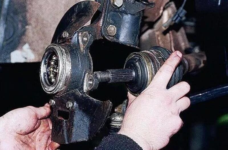 Как поменять ступицу ваз. Ваз передний подшипник ступицы ваз 2110. Ступичный подшипник ваз 2107 передняя. Как поменять ступицу ваз. Подшипник ступицы ваз 2110 передний.