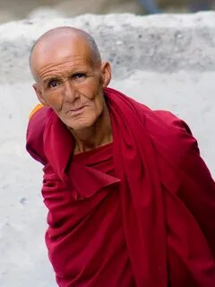 Монах лица