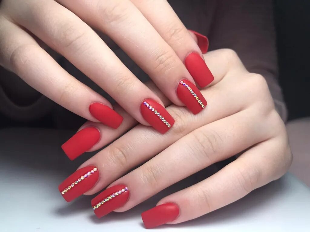 Ногти дизайн 2018 фото Nail designs glitter, Rhinestone nails, Red shellac nails