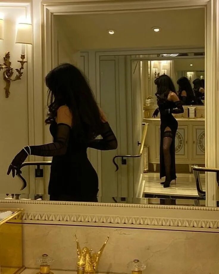 Фотосессия грехи. Dark feminine makeup. Dark feminine aesthetic. Gothic black and white. Dark feminine.
