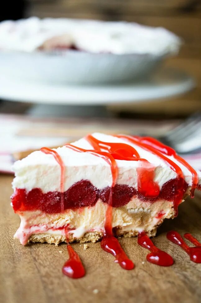 Чизкейк пломбир кухня наизнанку. Крем чизкейк. cherry cheesecake ice cream. мороженое вишневый чизкейк. размороженный чизкейк.