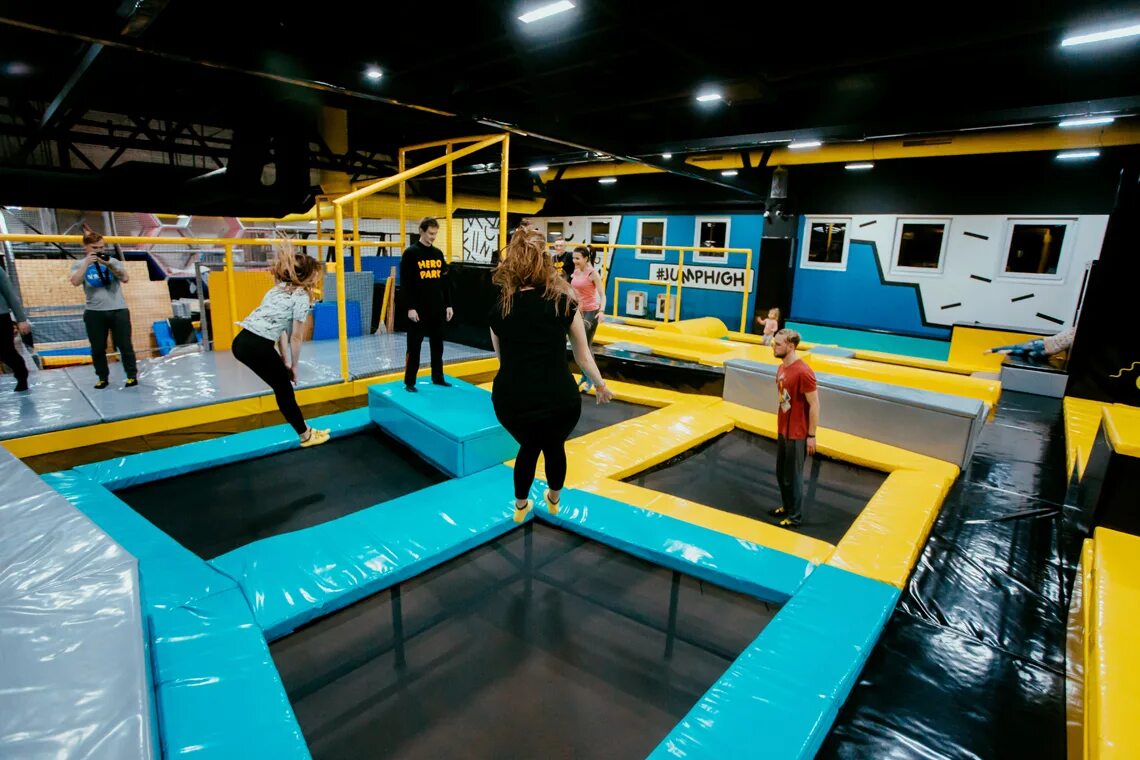 Хиро парк батутный центр. Хиро парк минск. Хиро парк минск. Алекс парк минск. Фото хиро парк.
