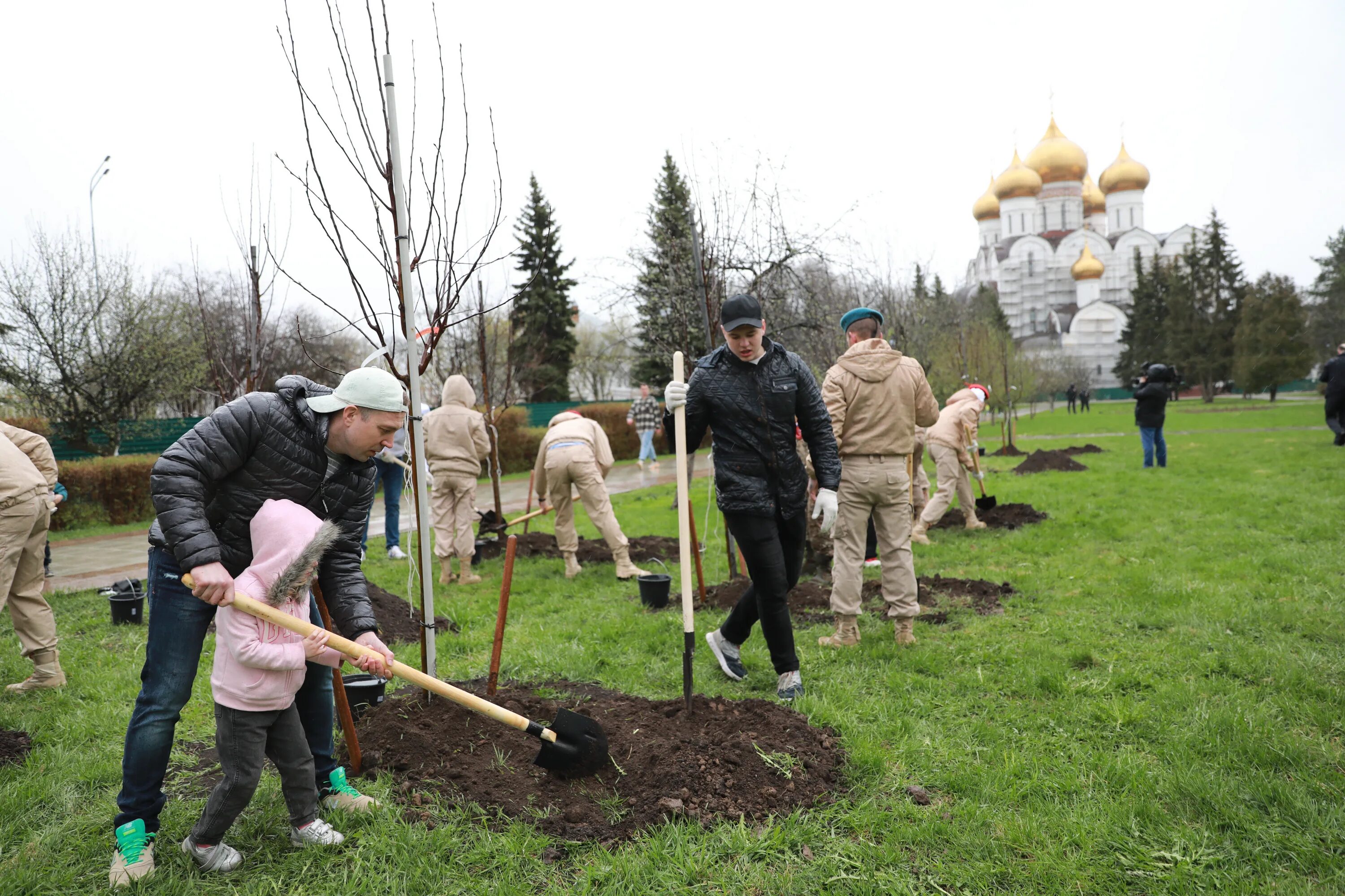 Работа в саду ярославль