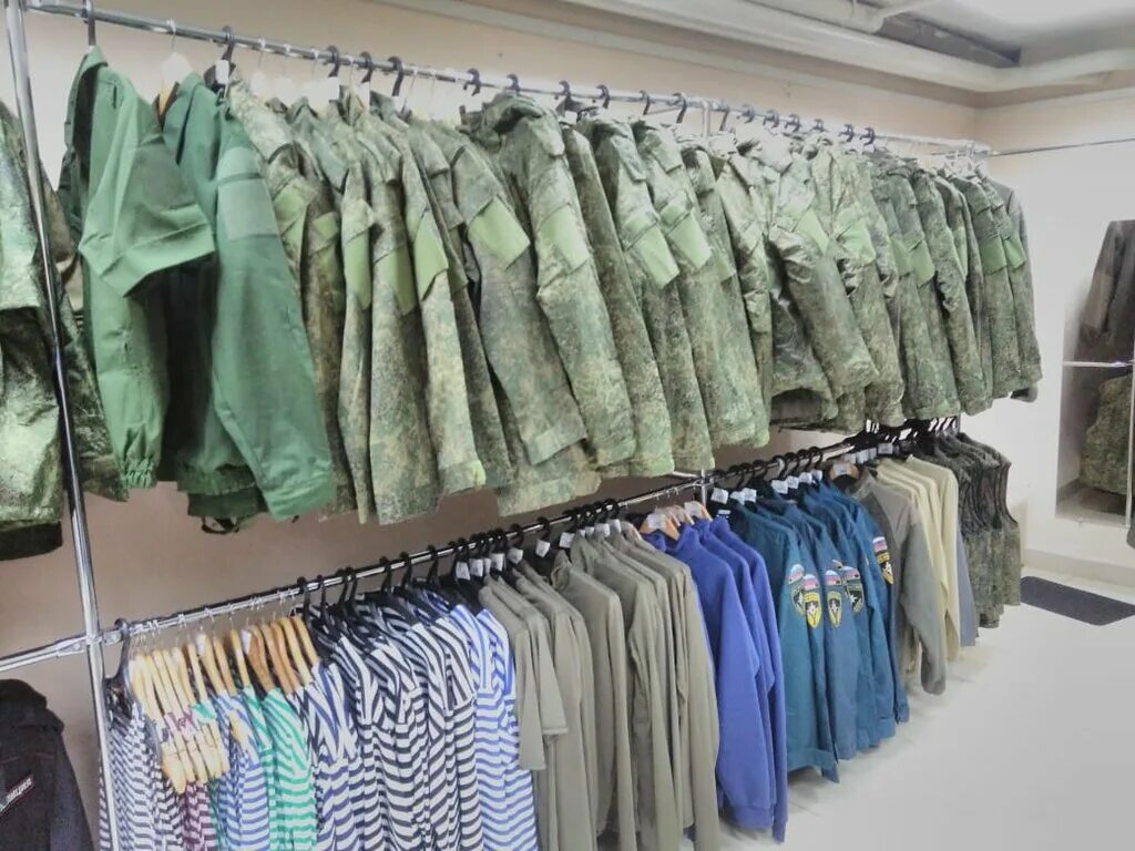 красные казармы волгоград. красные казармы памятник владивосток. егу красные казармы. форма для военнослужащих военторг. 191 полк связи самара проспект масленникова.