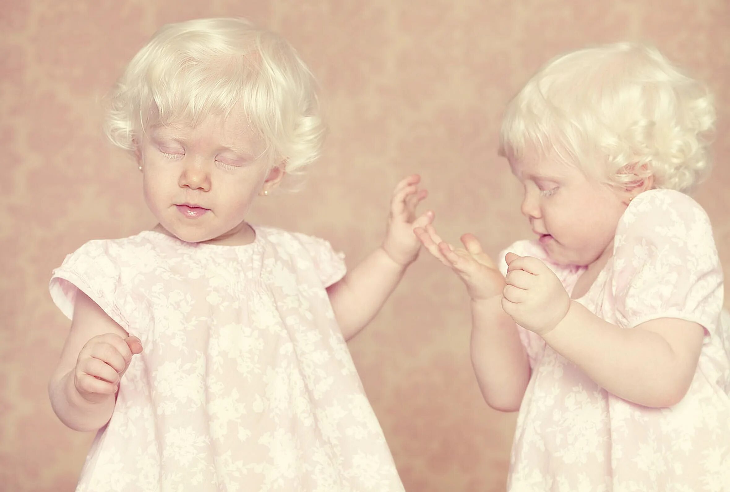 Альбинизм Эстетика. Альбинизм 1в. Альбиносы люди дети. Густаво Ласерда.
