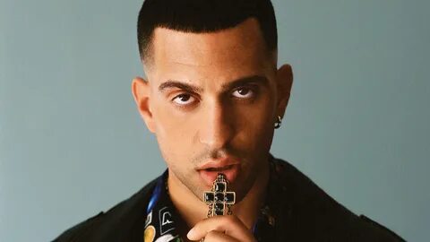 Mahmood, le foto social in costume - spetteguless