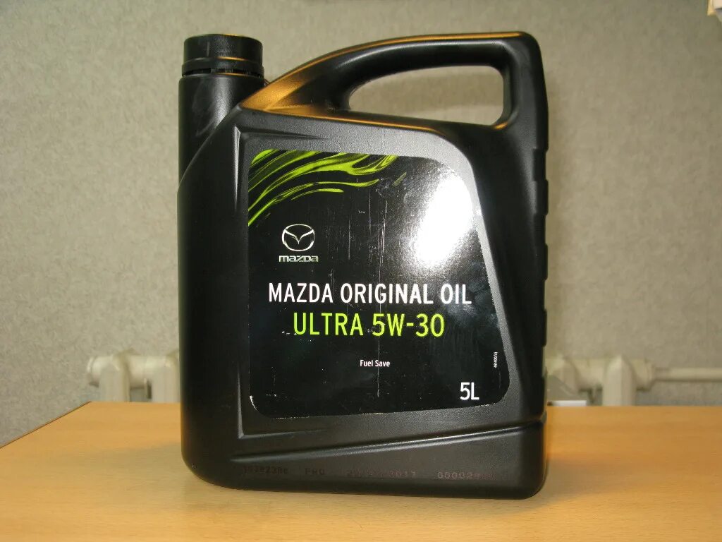 Масло mazda ultra. Mazda Original Oil Ultra 5w-30. Mazda 5w30 Original Ultra. Масло Мазда черная канистра 5 в 30. Оригинальная канистра Мазда 5w30.