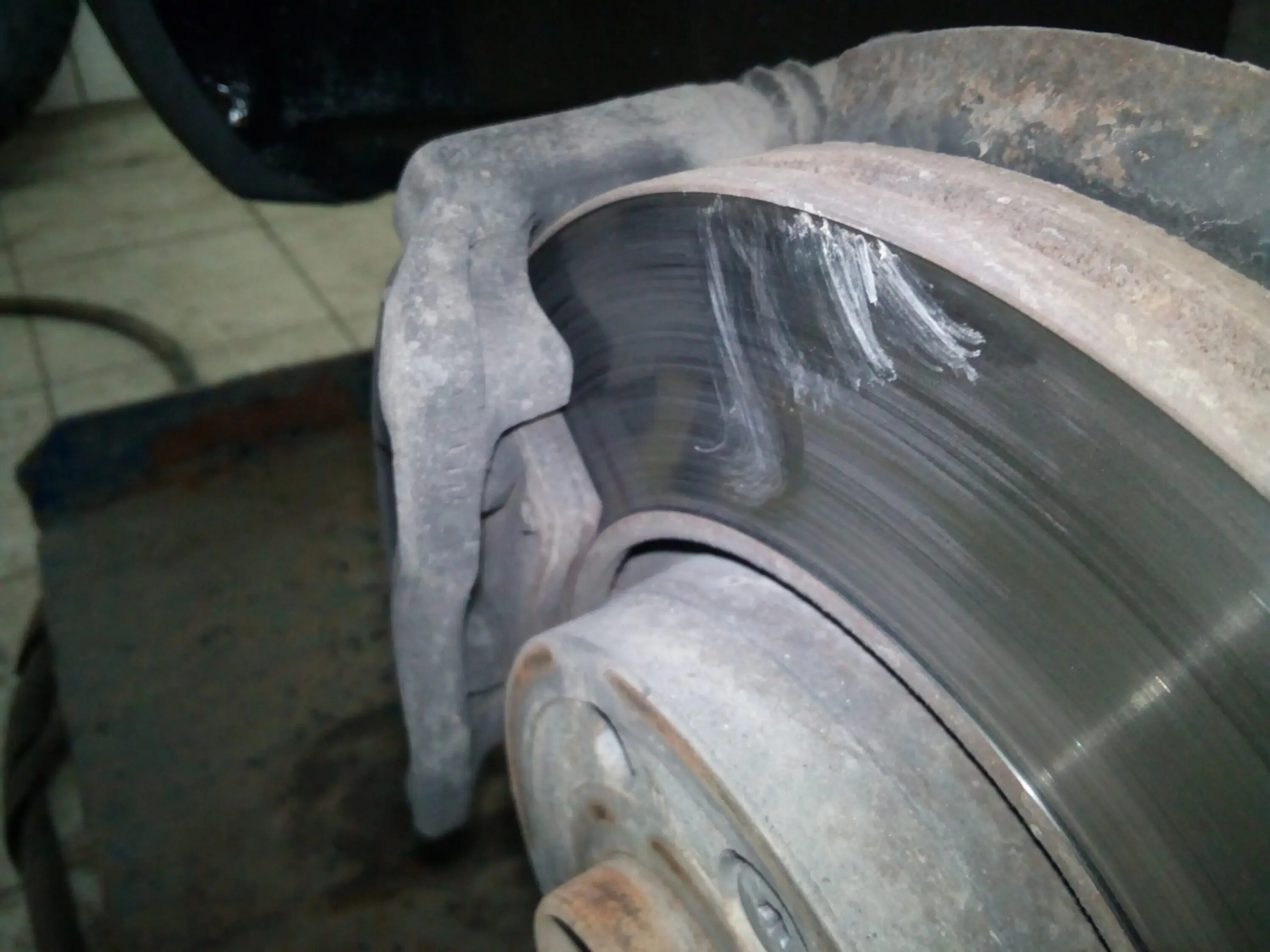 После износа. После износа. После износа. Проточка тормозных дисков. Диски колодки тормозные стирание.