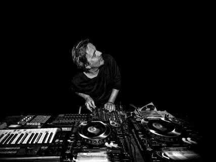 Dj began