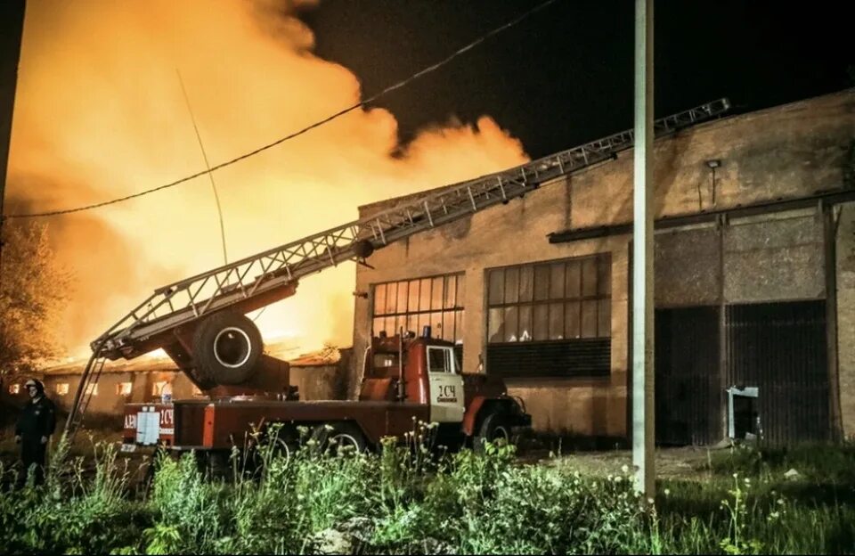 Пожары. Пожар фото. Пожары в России. Огонь пожар. Предприятие сгорело