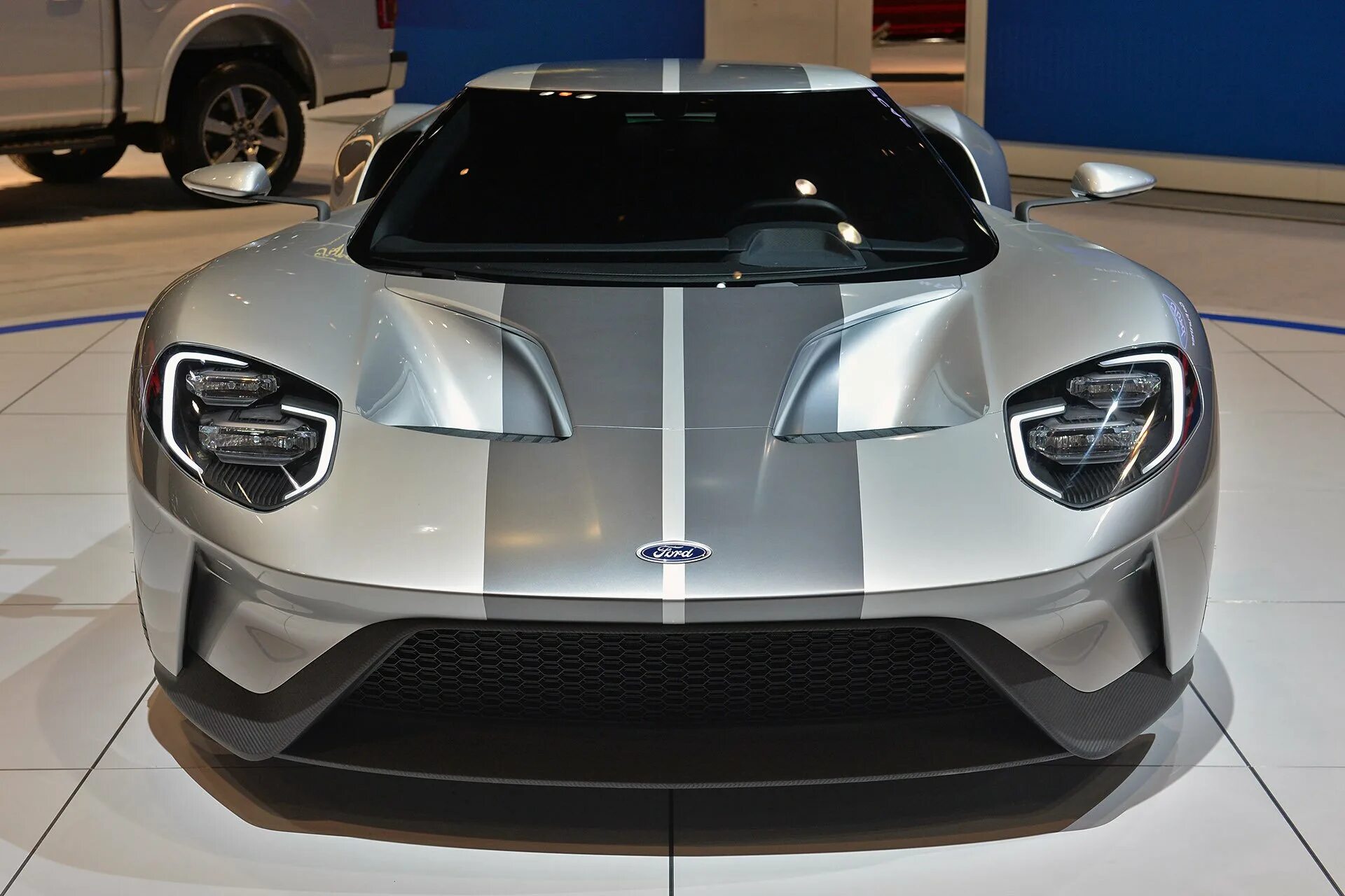 Какие сейчас новые машины. Форд ГТ 2023. Ford gt 2017 Supercar. Ford gt 2016-2023. New Ford gt 2023.