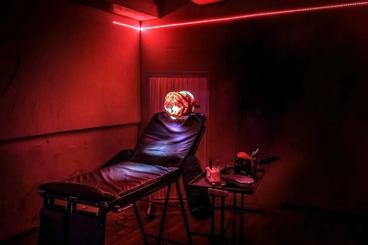 Узник подземелья квест тверь. Квест хоррор санкт петербург. Страшные квесты в санкт петербурге. Квест узники подземелья санкт-петербург. Страшные квесты в санкт петербурге.