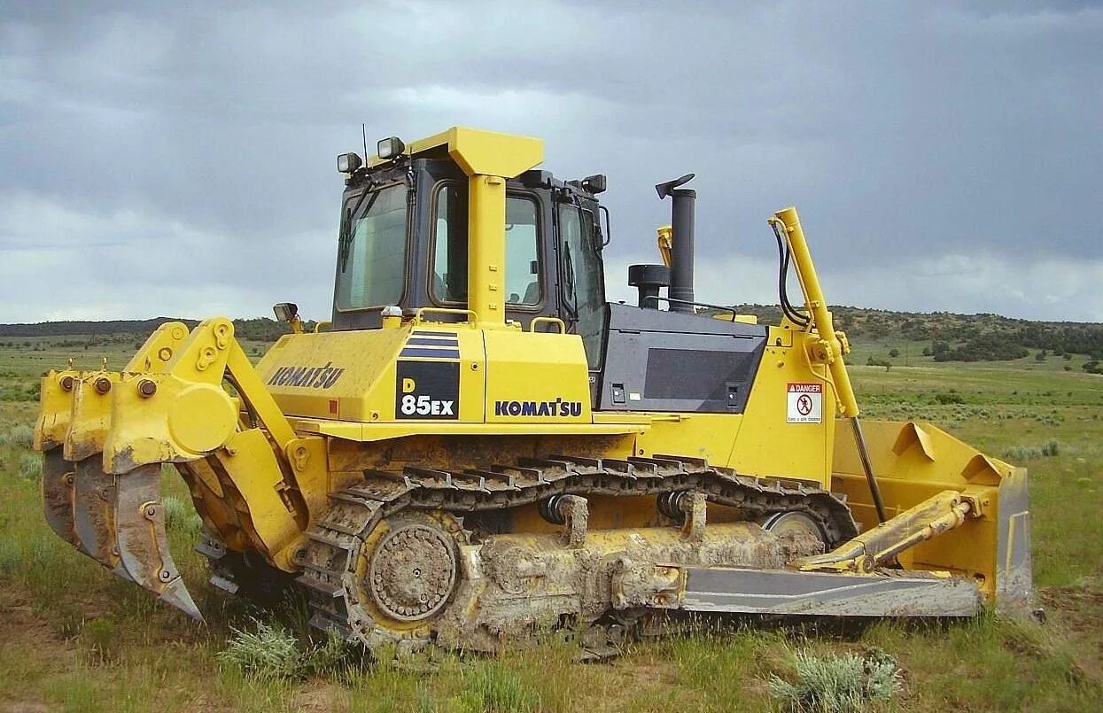 Бульдозер Komatsu d85. Бульдозер Komatsu d-85ex-15r. Komatsu d85ex-15. Бульдозер Комацу 85.