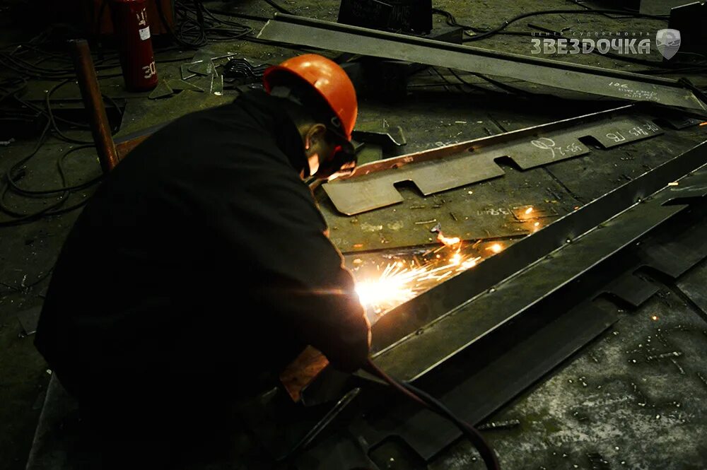 Цех гзлин. Почувствуй завод. Северодвинская 84 цех. Оао центр судоремонта звездочка северодвинск. Почувствуй завод.