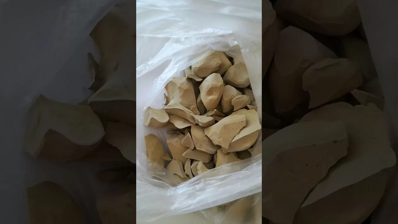 Кесек что это еда. Тас бор глина. Съедобные камни. Уральская глина для еды. Неочищенная уральская глина.