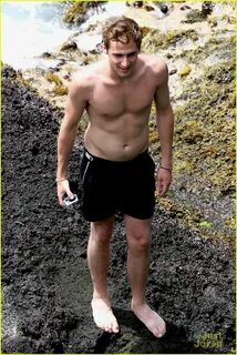 Slideshow kendall schmidt bulge.