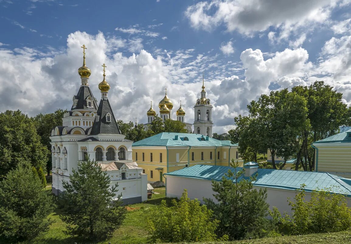 Россия московская область дмитров. Дмитровский Кремль (музей-заповедник). Дмитров Кремль. Дмитров город в Московской области. Дмитров Кремль достопримечательности.