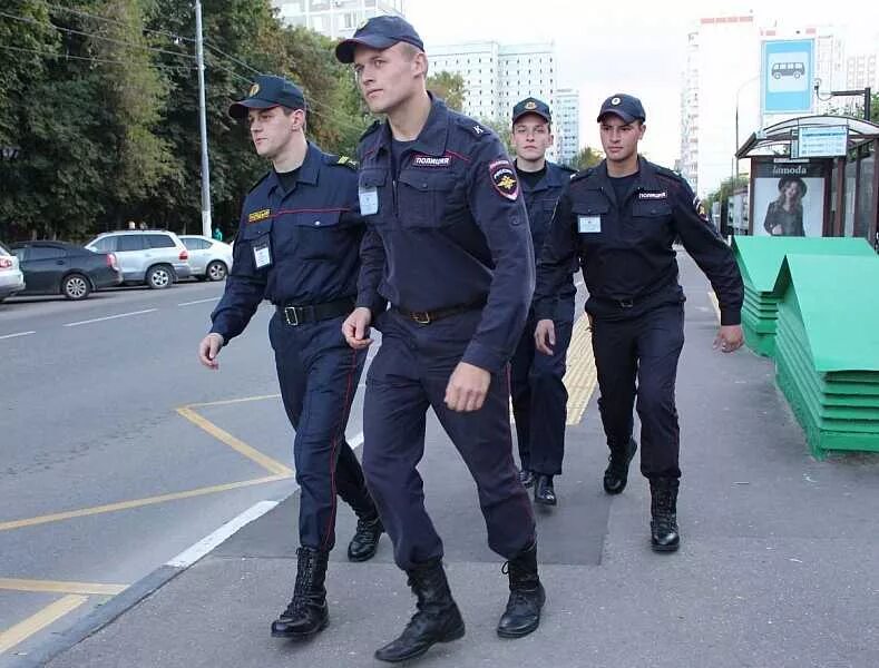 Форма полиции. Полицейская форма. Форма полиции России. Полицейская форма России.