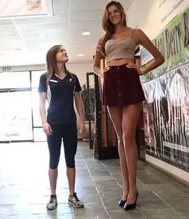 Lezbiyenlar ringda yutqazganni sikishdi