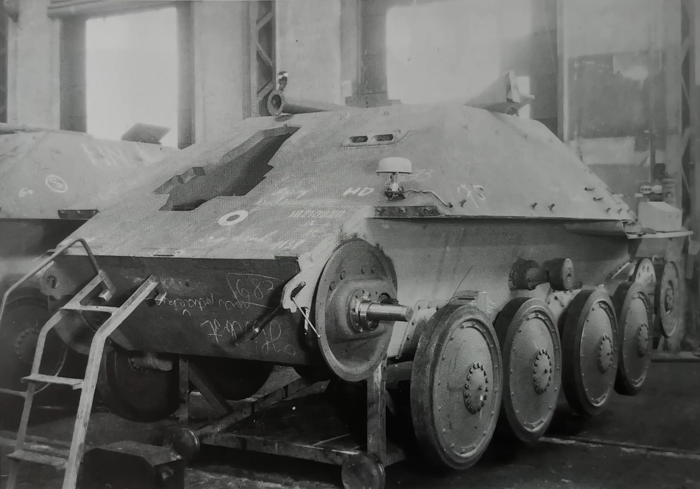 Jagdpanzer 38 t. Jagdpanzer 38(t) «хетцер». сау jagdpanzer 38(t) hetzer. траки танка hetzer. хетцер на заводе.