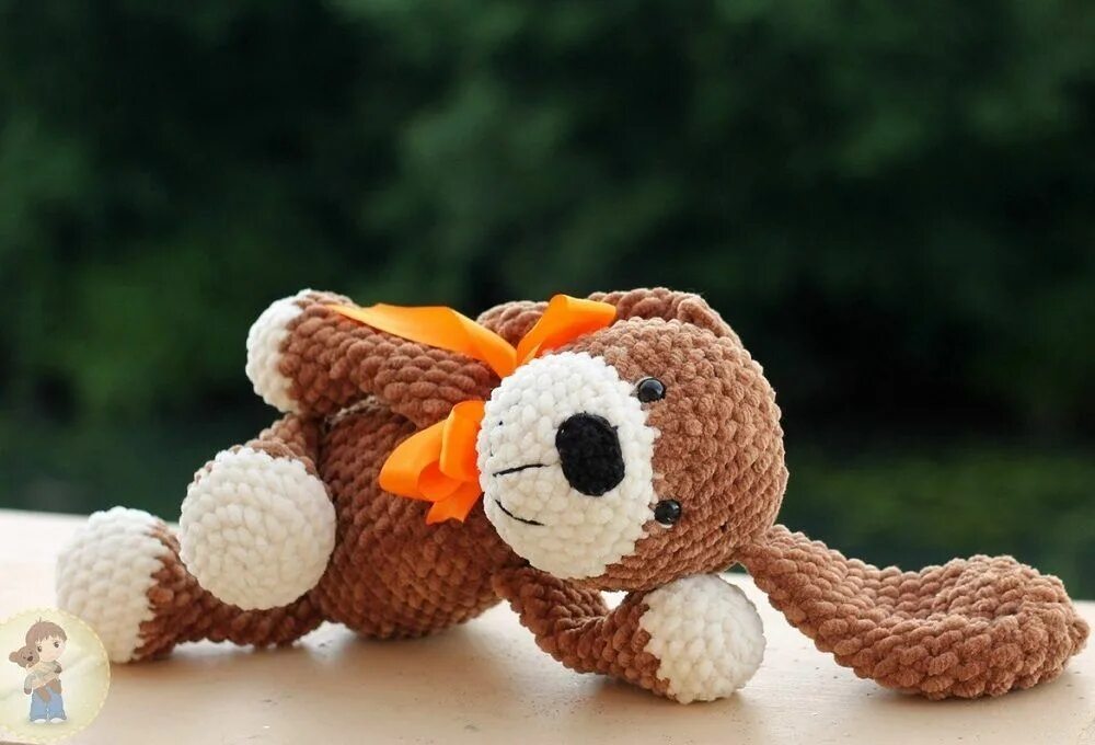 Собачка из пряжи крючком. Собака из плюшевой пряжи. Собачка из пряжи крючком. Игрушки из плюшевой пряжи. Игрушки из плюшевой пряжи собачка.