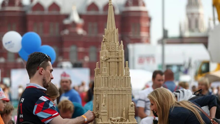 С днем города Москва. День города красная площадь. День города Москвы 2018. Праздник на красной площади в Москве. Идеальные дни москва