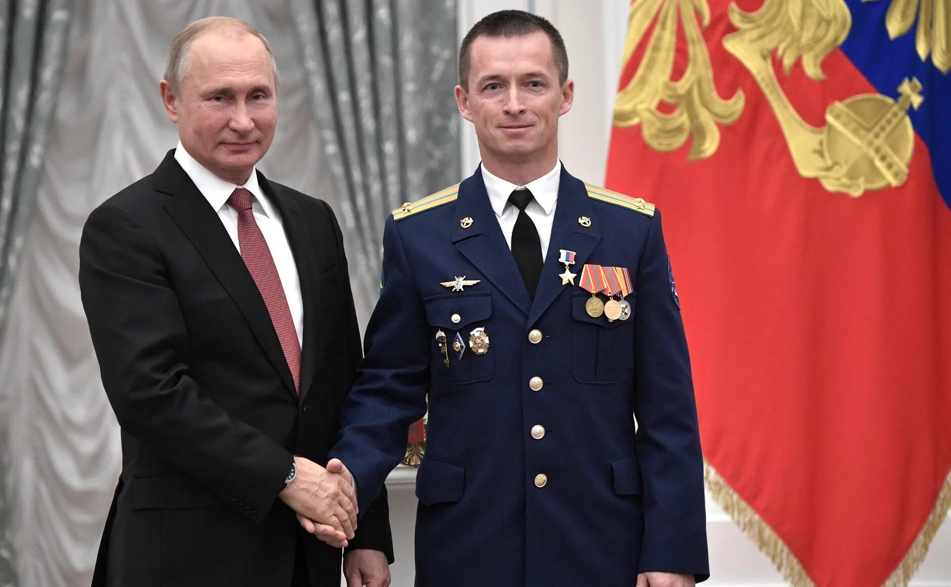 владимир этуш награды. гос награды. ветераны с орденами. вручение орденов и медалей. вручение орденов и медалей.