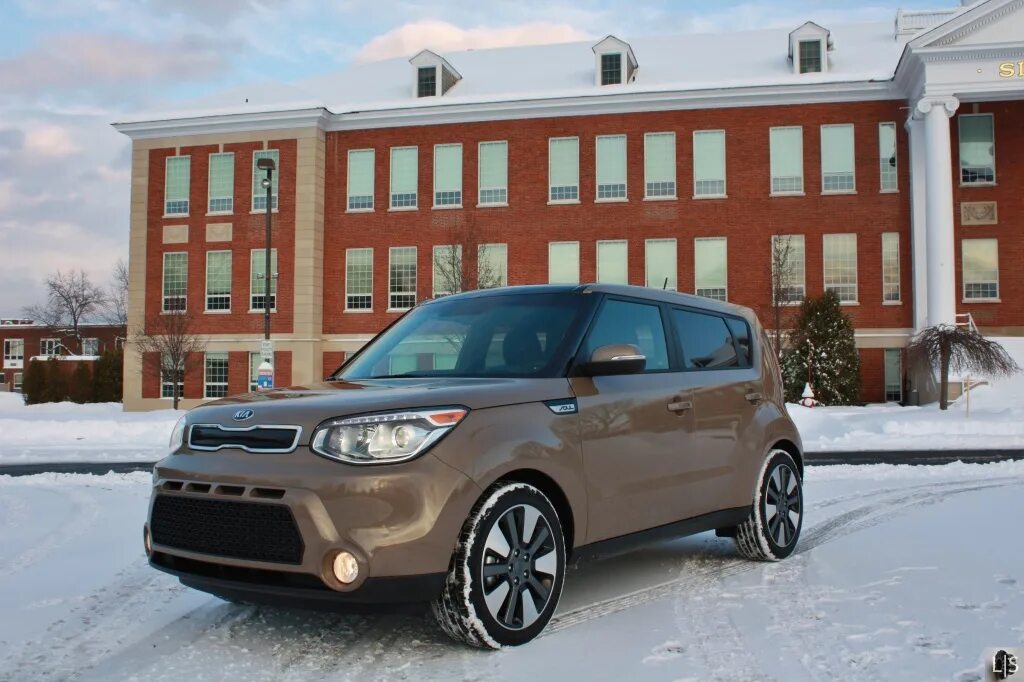 Kia Soul r16. Диски Киа соул 16. Kia Soul шоколадная. Диски на Киа соул r17.