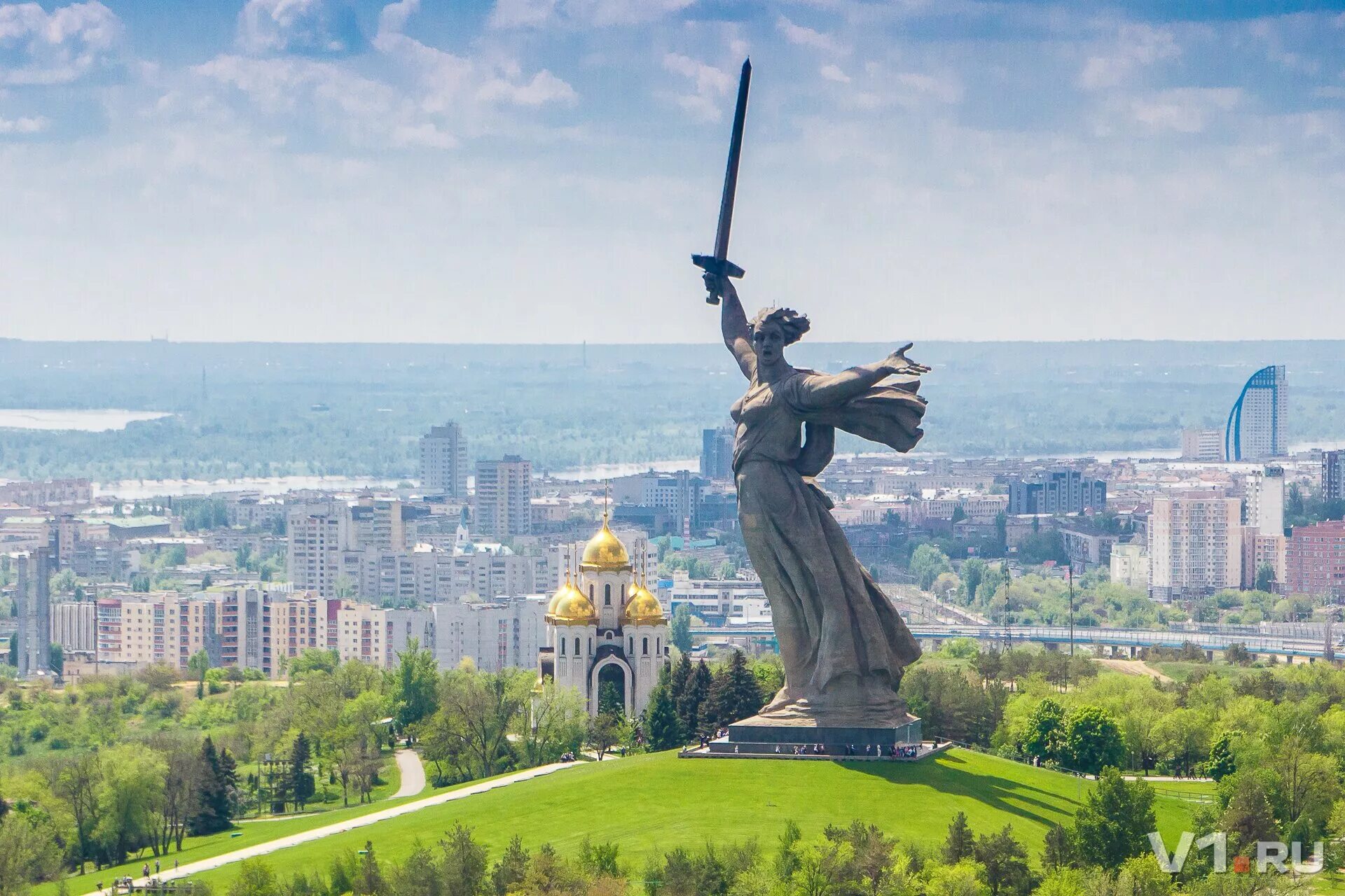 Красивые места родины. Родина-мать Волгоград. Родина мать зовет Волгоград. Мамаев Курган Родина мать. Мамаев Курган и монумент «Родина-мать».