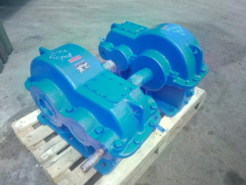 Редуктор рцд 400. Редуктор г. Угловой редуктор моссельмаш н09305000. Советские редукторы для газосварки. Мотор редуктор мц2с 125.