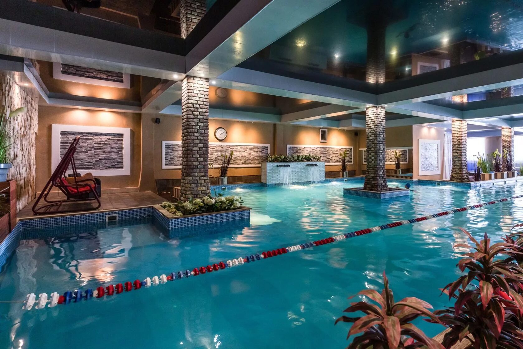 Фитнес клуб космос вднх. Фитнес клуб вднх. Ворлд фитнес кунцево. Тренажерный зал на вднх москва. Фитнес клуб вднх.