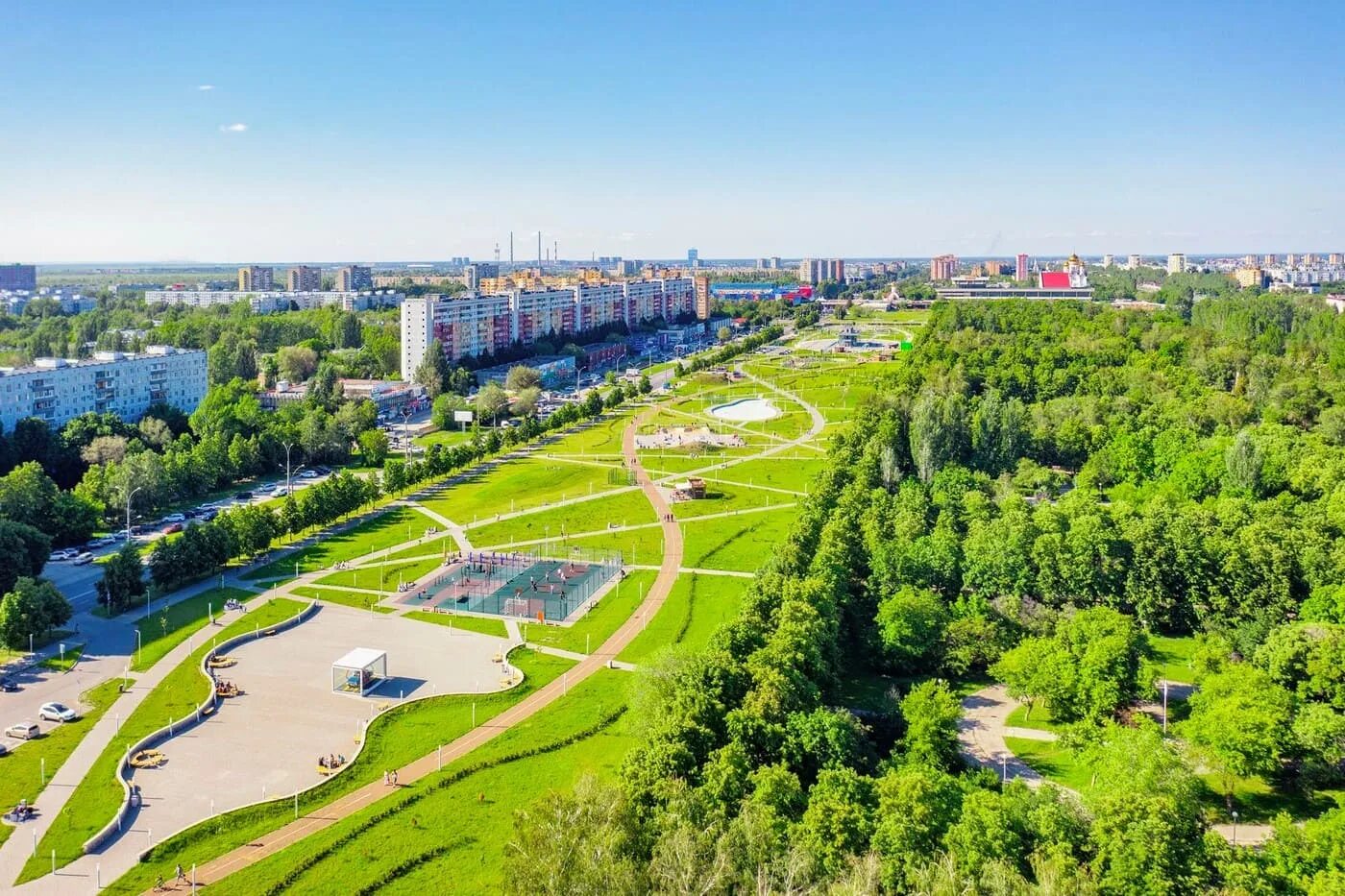 Парк 50 летия автоваза. Парк 50 летия автоваза. Сквер 50 летия автоваза тольятти. Парк 50 лет автовазу тольятти. Парк 50 летия автоваза.