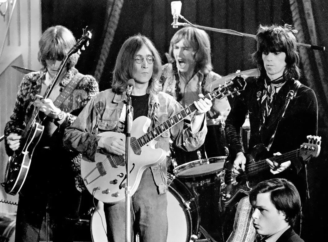 Группы 60 80. Роллинг стоунз 1968. The Rolling Stones рок-группа. Джон Леннон Роллинг стоунз.