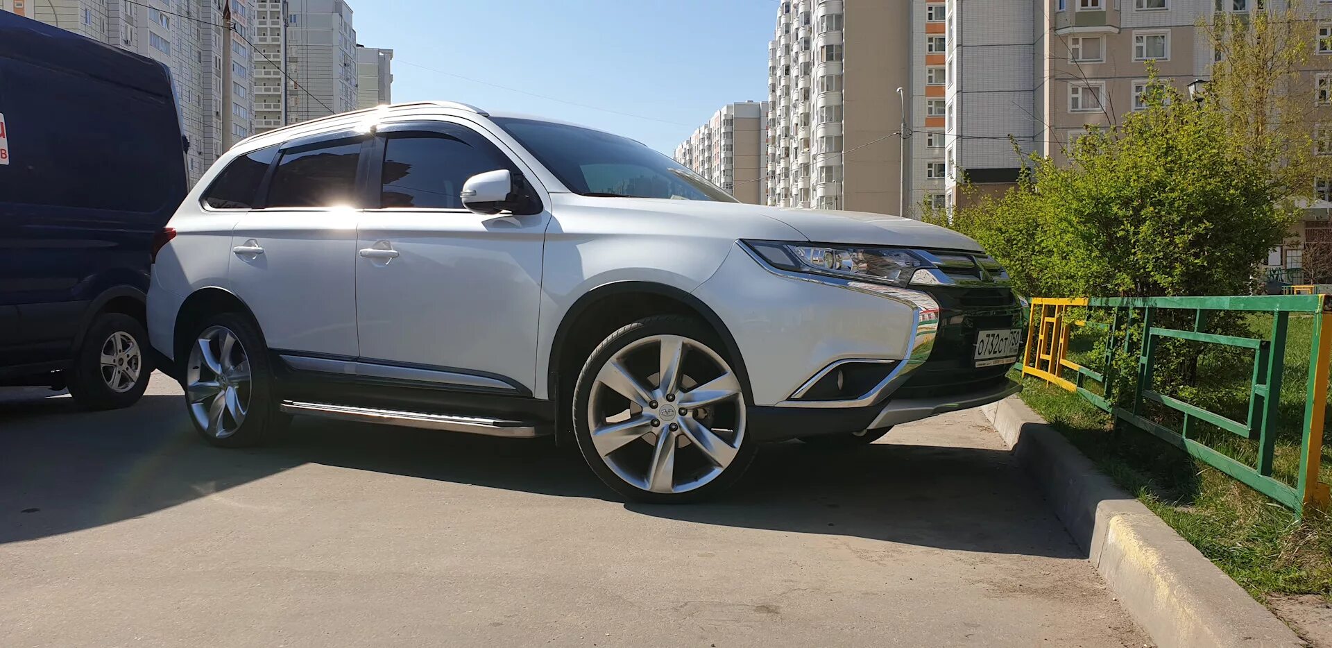 Литые диски митсубиси аутлендер 3. Mitsubishi outlander 3 r20. mitsubishi outlander 2013 на r18. mitsubishi outlander r19. митсубиси аутлендер r19.