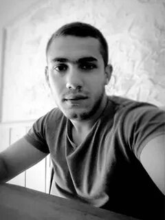 Отцу 26 лет