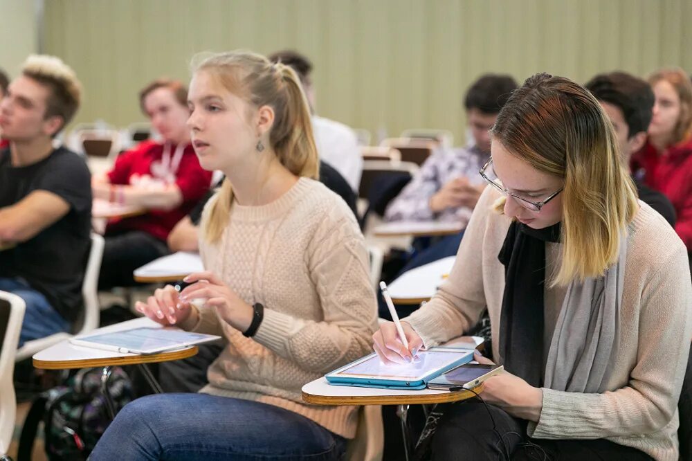 Студенты выпускники. Беседы со студентами колледжа. Обучение служению вузы. Студенты в вузе. Уроки в 9 классе 2023.