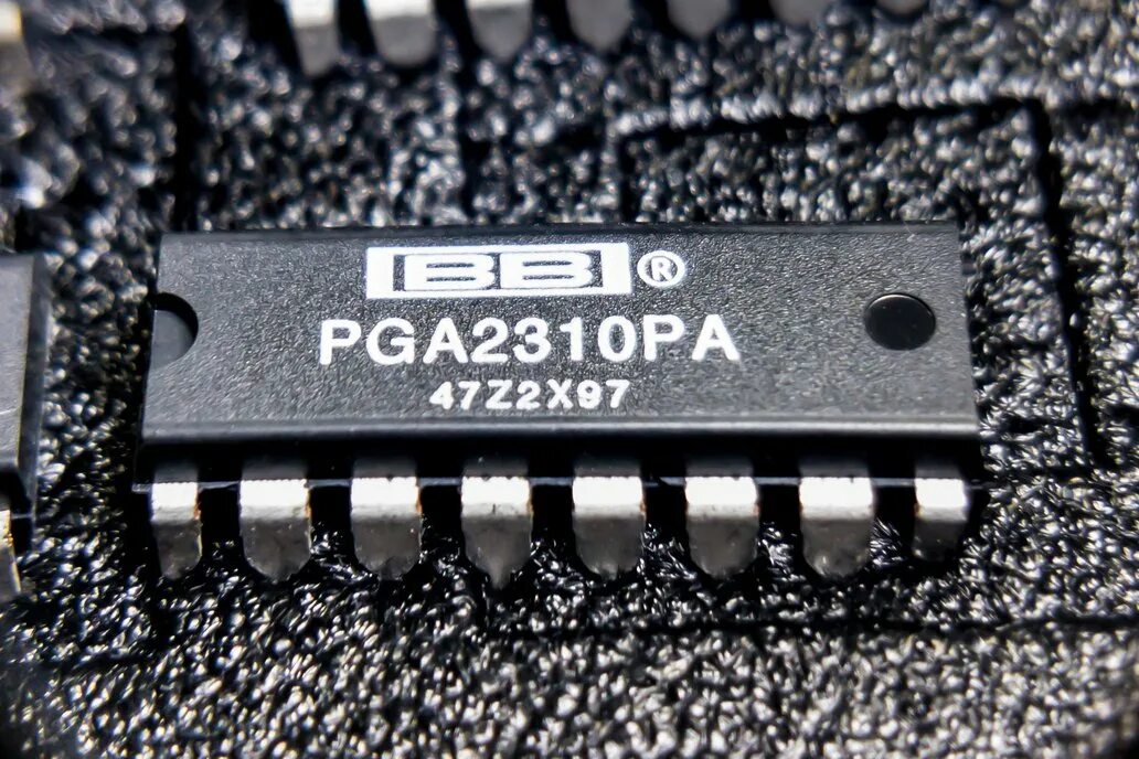 Burr brown. Burr Brown pga2310. ПГА 2310. Pga2311 микросхема. Pga2310 регулятор громкости.