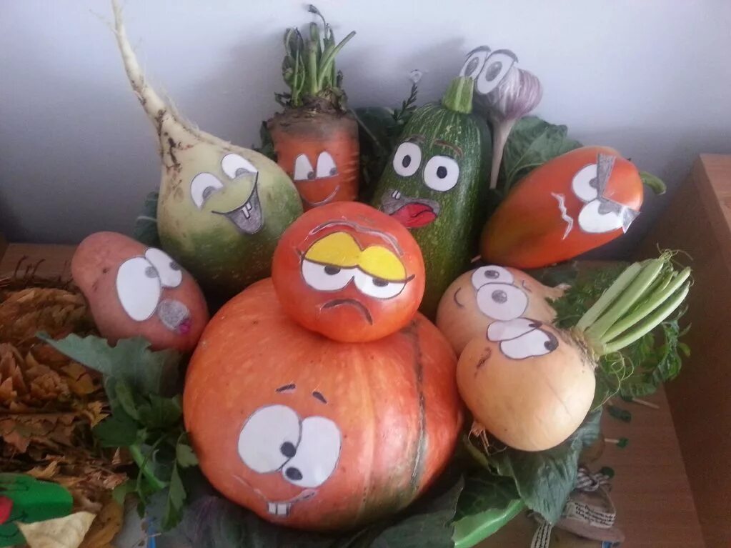 Необычные овощи выставка в школе. Поделки овощи и фрукты. Поделка дары осени. Питание детей. Выставка овощей и фруктов в детском саду.