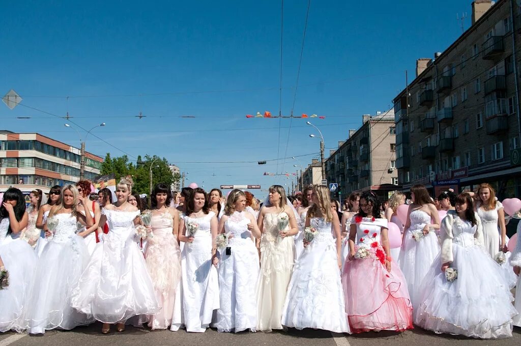 Иваново украло. Парад невест Иваново. О столице городе Иваново. Иваново 2011 город невест. Иваново-Вознесенск город невест.