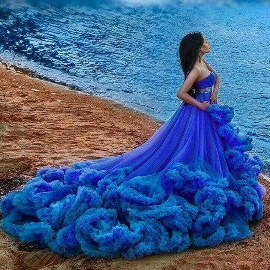 Сонник быть в платье. Левушка в красивом платье. Красивое синее платье. Девушка в синем платье. Шикарные платья.