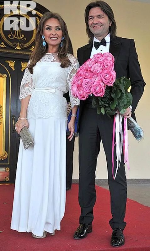 Маликова жена Дмитрия Маликова. Маликов с женой 2022.