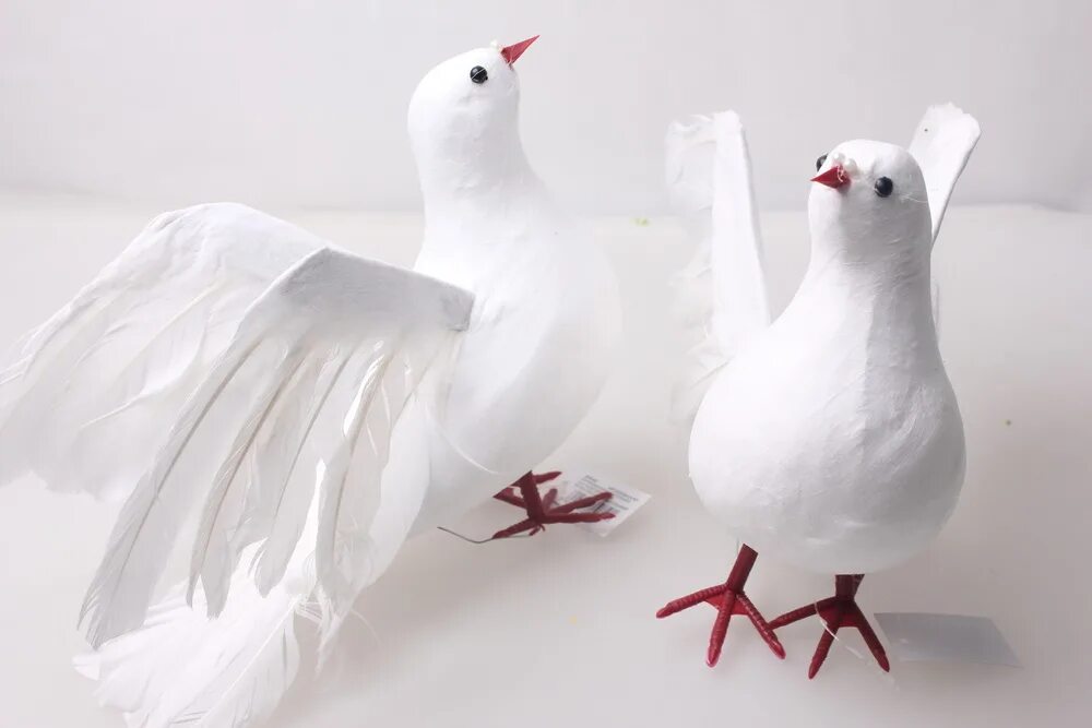 Пластиковый голубь. Голубь в одежде. Голуби с кольцами. Искусственные птицы большие. Аксессуары для голубей.