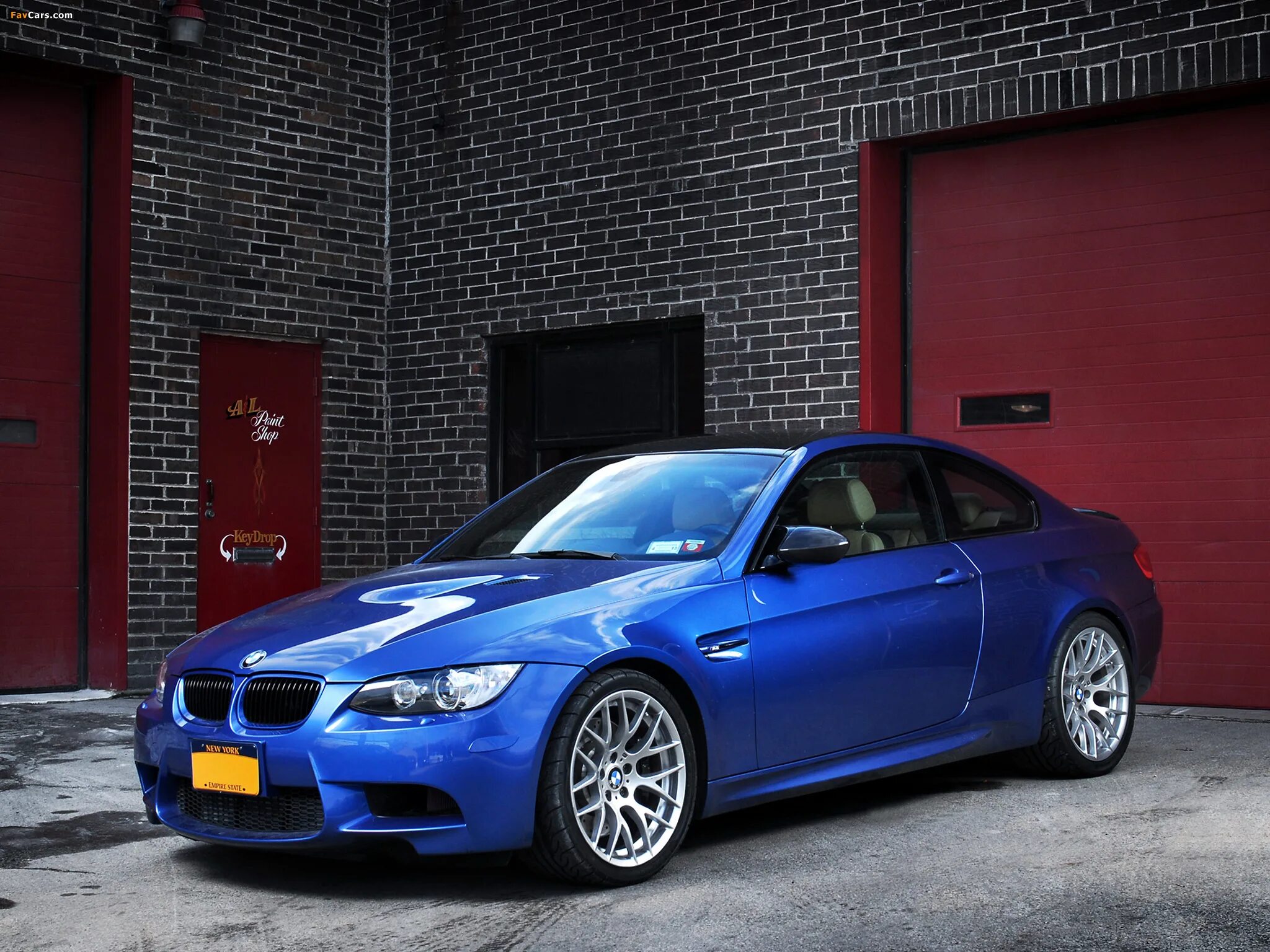 Bmw m coupe. БМВ м3 е92. BMW m3 e92 Coupe. BMW m3 92. BMW e92 Coupe синяя.